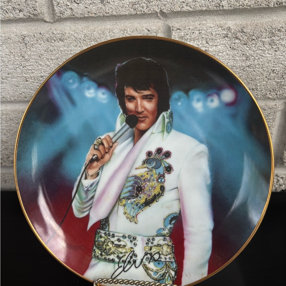 The Bradford Exchange Elvis Presley Glass Art Plate - Gold, White, Blue